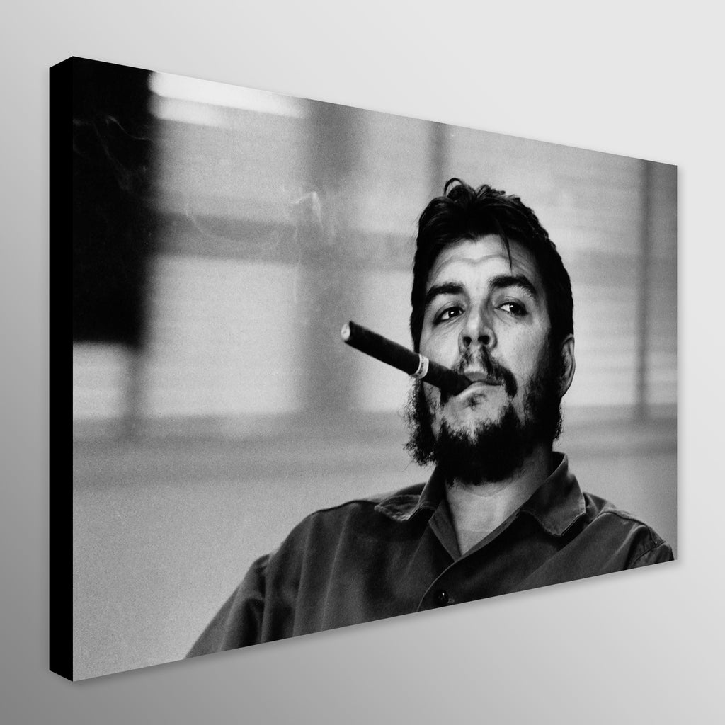 Che Guevara Smoking