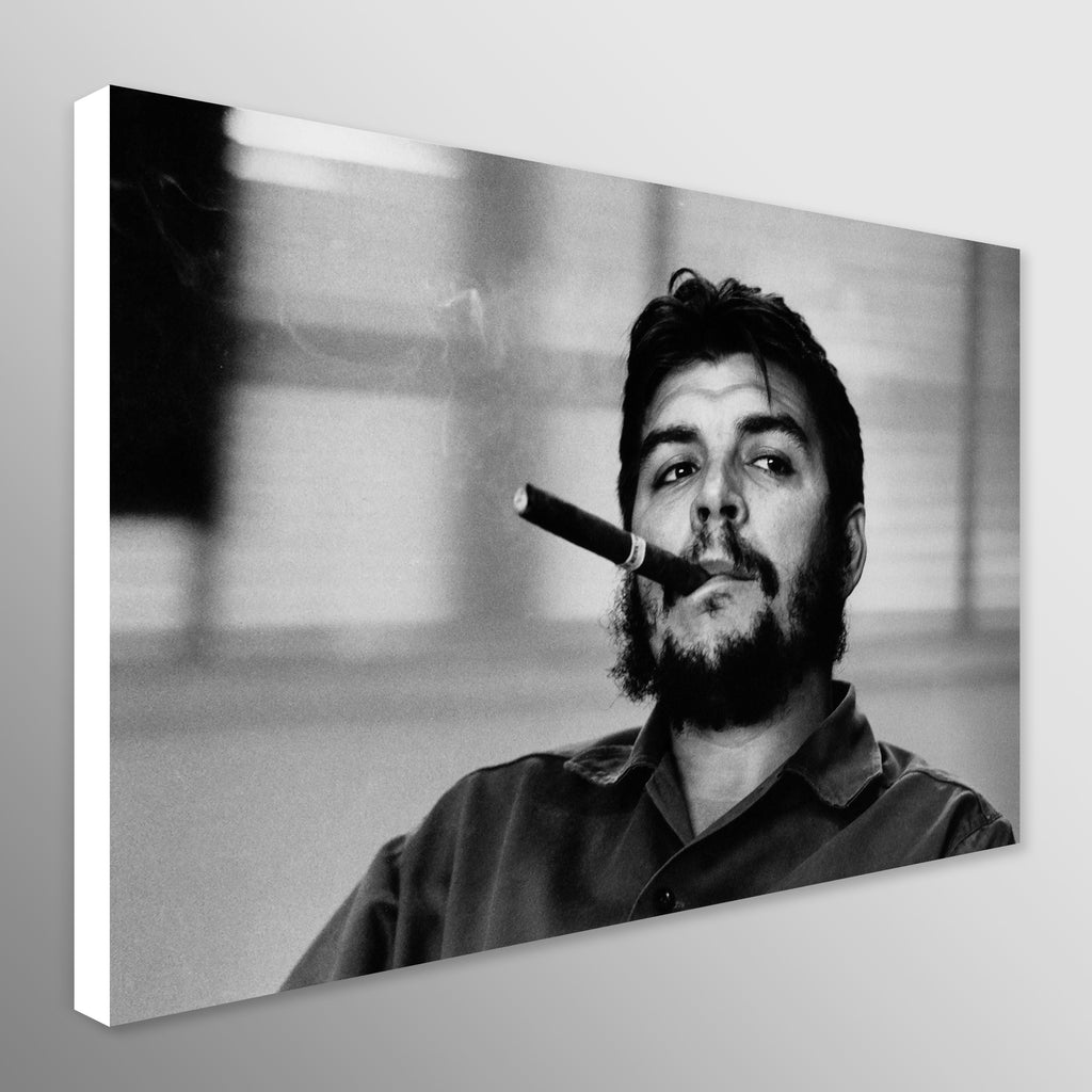 Che Guevara Smoking